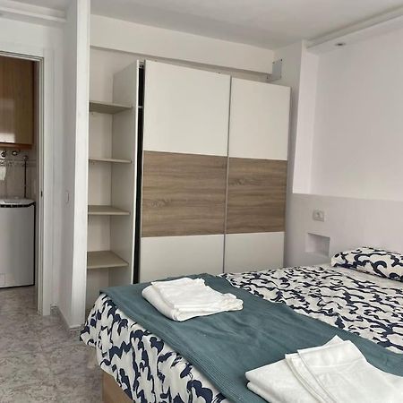 Giovina Living Av Suecia 150M From Beach 洛斯克里斯蒂亚诺斯 外观 照片
